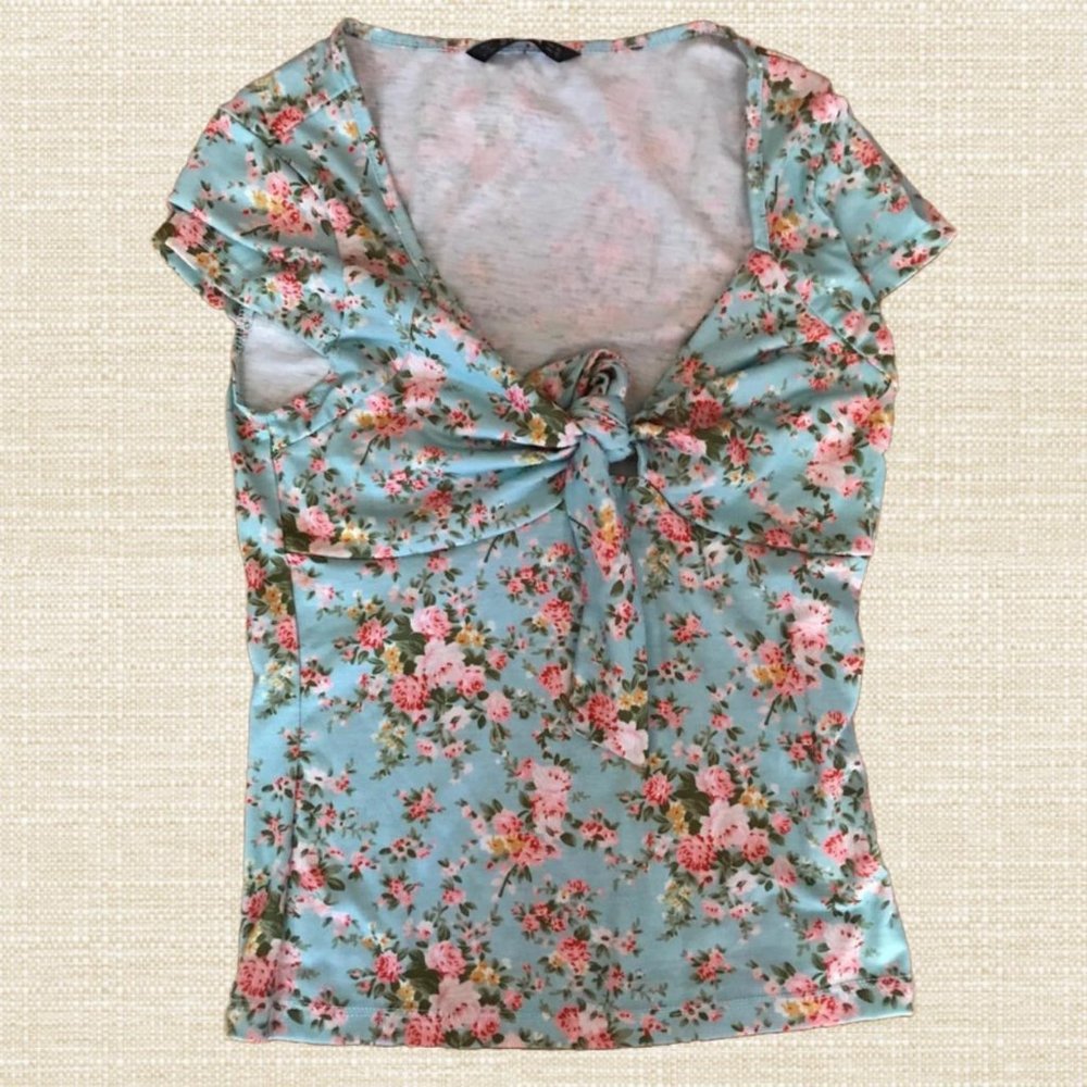 Discontinued Floral Print Front-knot Blouse